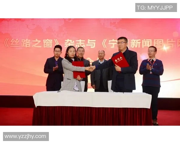 重庆足球队的拼搏历程与荣耀时刻全景纪实 重庆足球队的拼搏历程与荣耀时刻全景纪实