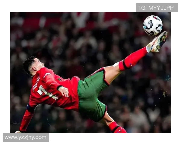 姓何的足球明星们的辉煌成就与传奇故事探秘